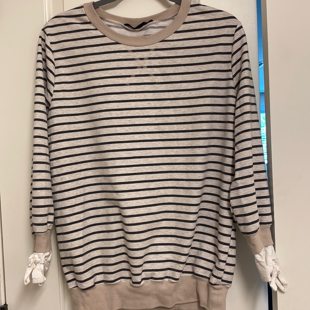 Black stripe sweatshirt